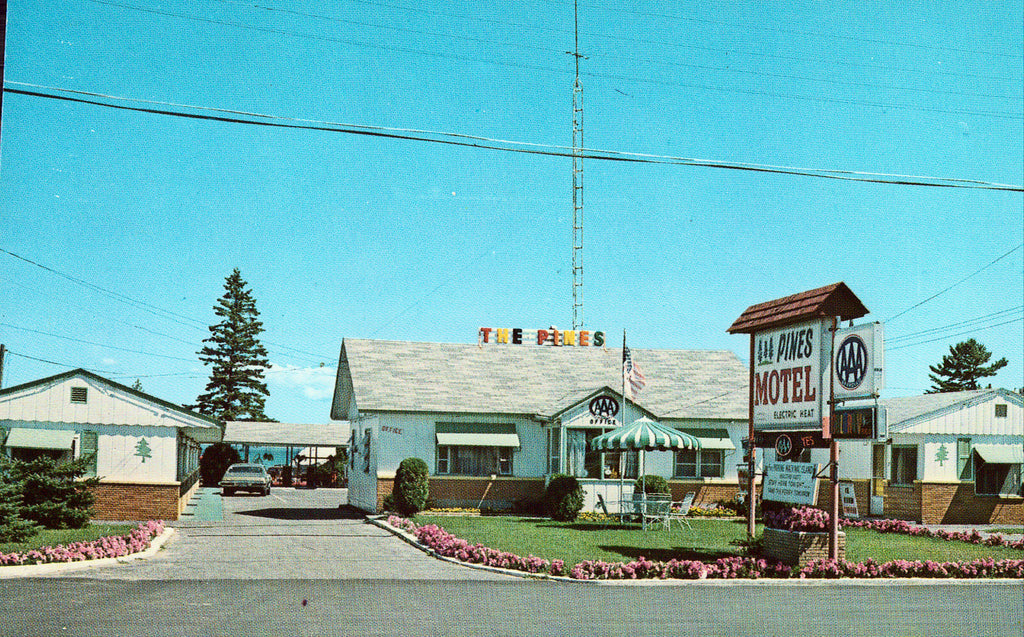 The Pines Motel - Mackinaw City,Michigan Vintage Postcard